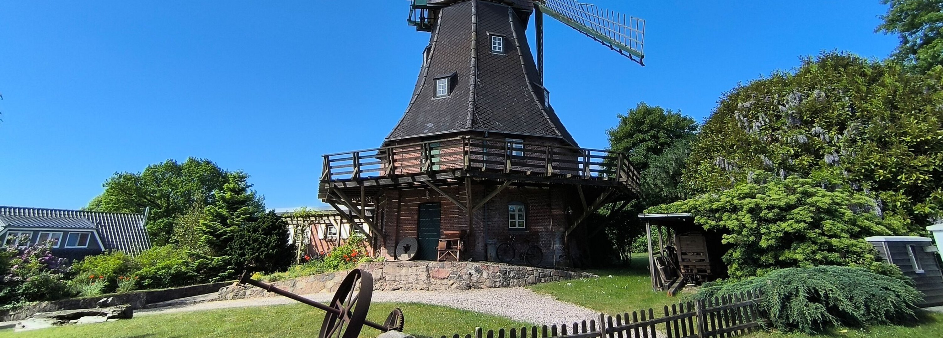 Historische Galerieholländer-Mühle in der Gemeinde Todenbüttel im Amt Mittelholstein